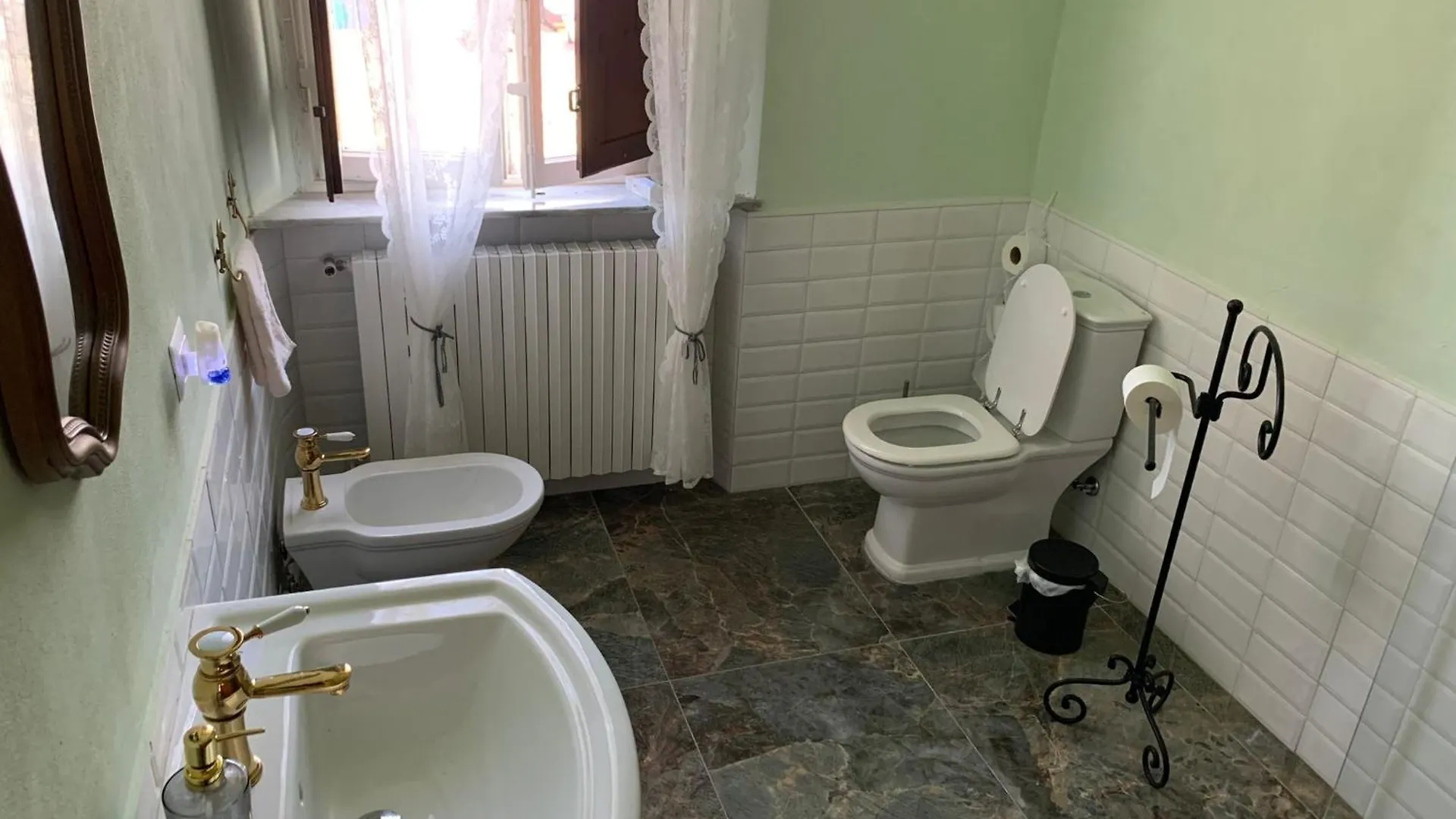 Bed And Breakfast Villa Adelina Lucca Oda ve Kahvaltı