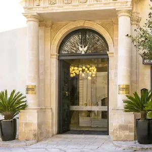 palazzo-conti-camere-and-suite.sicilyhotelsitaly.net/