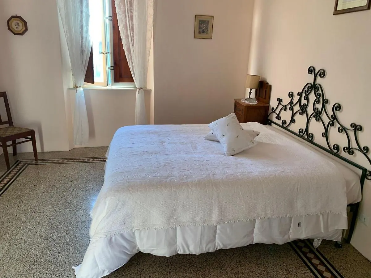 Bed And Breakfast Villa Adelina ルッカ