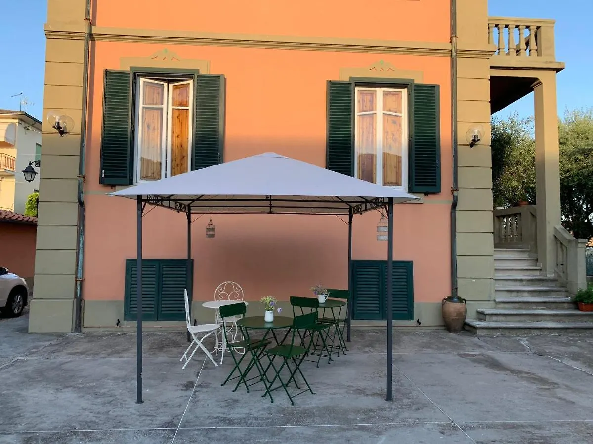 Bed And Breakfast Villa Adelina Lucca 0*,  Italy