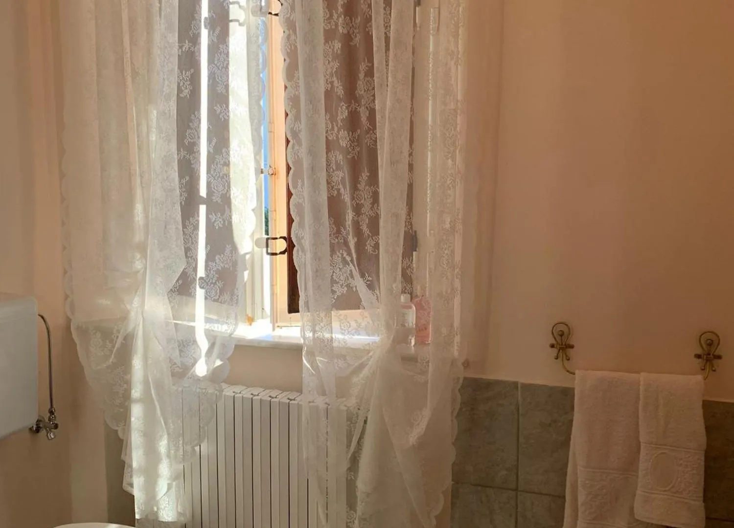 Bed And Breakfast Villa Adelina ルッカ ベッド・アンド・ブレックファスト